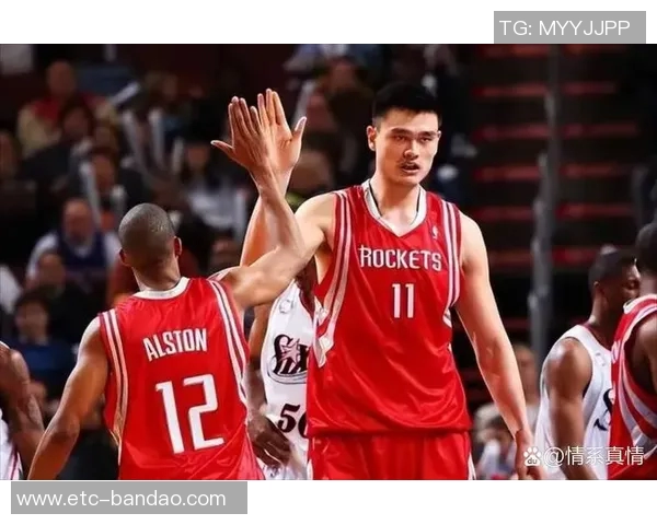 团结篮球明星展现团队精神与个人魅力的完美结合